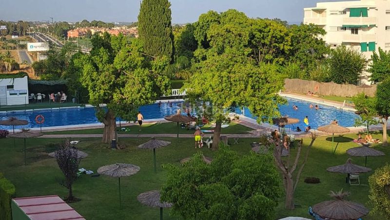 Foto 96c434de-8873-4252-87fc-0ffcce4bba47. Apartament amb piscina a Sotoserena Estepona