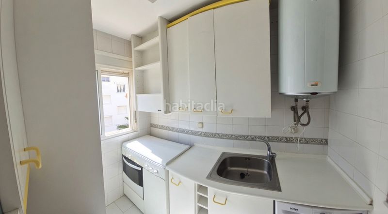 Foto ad293f94-58db-464b-9acd-e0406baa27f5. Apartament amb piscina a Sotoserena Estepona