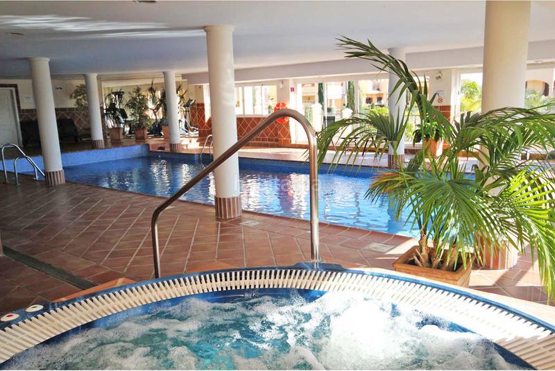 Foto 901b61ef-045f-43d4-8bec-2d78918527a8. Alquiler apartamento  en primera línea de golf en marques de atalaya . en Estepona