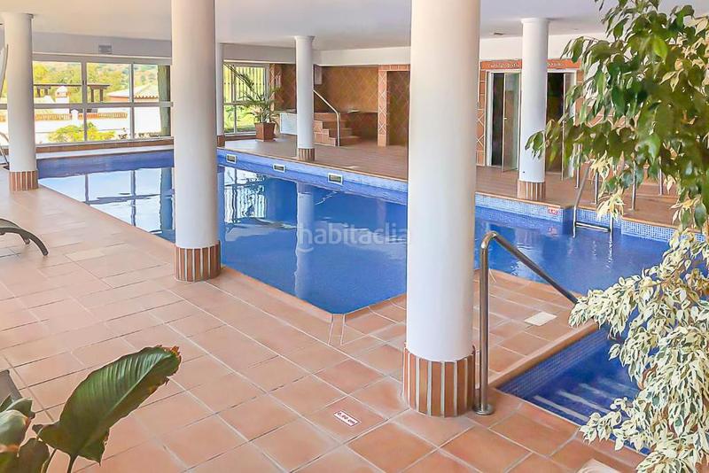 Foto 29f53b4b-d331-4277-99a6-1f9c37a6f943. Miete appartement mit parking pool in Benatalaya Estepona