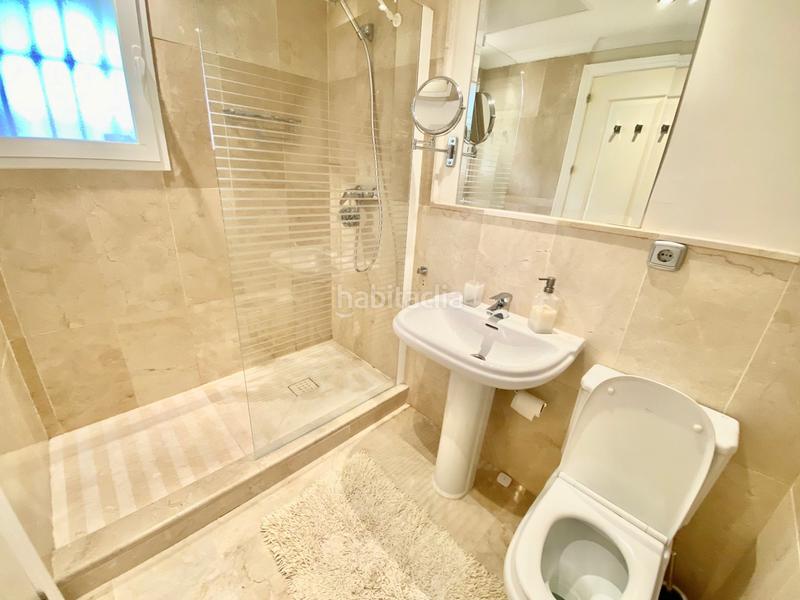 Foto 503c0bc2-32c0-46cc-a796-4c4371e63575. Miete appartement mit parking pool in Benatalaya Estepona