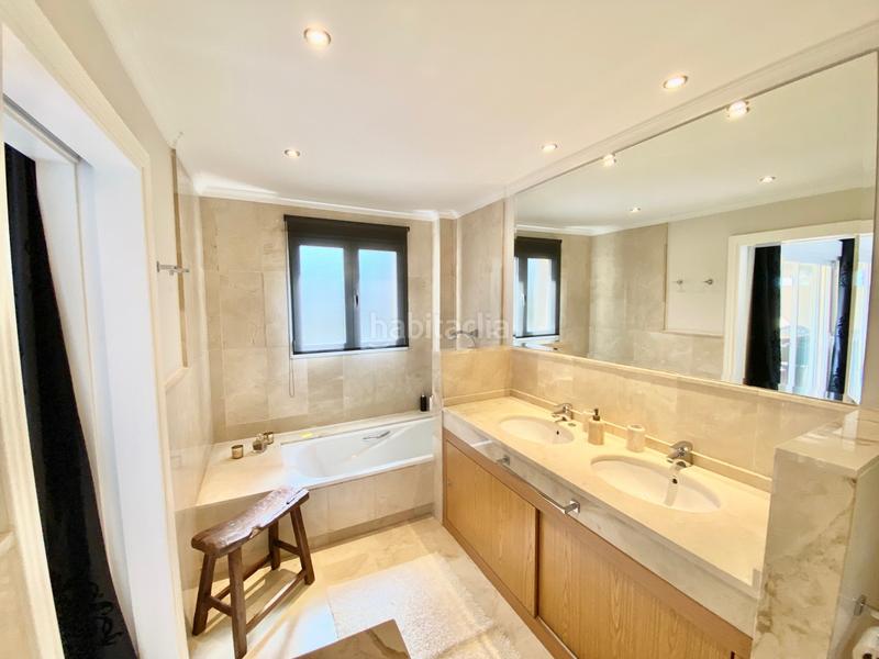 Foto 98933b1b-11f2-4722-a3d3-b82ad0797879. Miete appartement mit parking pool in Benatalaya Estepona