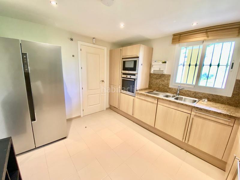 Foto f65c12a6-c16f-423d-9c26-6faac8a06571. Miete appartement mit parking pool in Benatalaya Estepona
