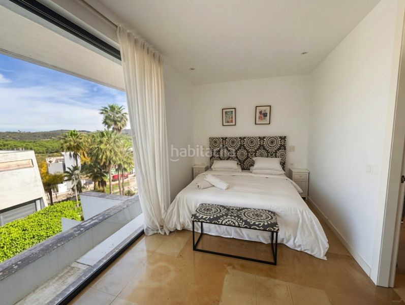 Foto f223e4cc-929a-45ed-8149-c716f35b90ba. Casa aparellada amb piscina a San Enrique-Guadiaro-Pueblo Nuevo Sotogrande