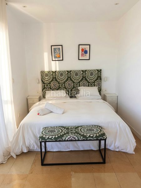 Foto fa329eca-c029-431e-a9d9-46aa276e11b4. Casa aparellada amb piscina a San Enrique-Guadiaro-Pueblo Nuevo Sotogrande
