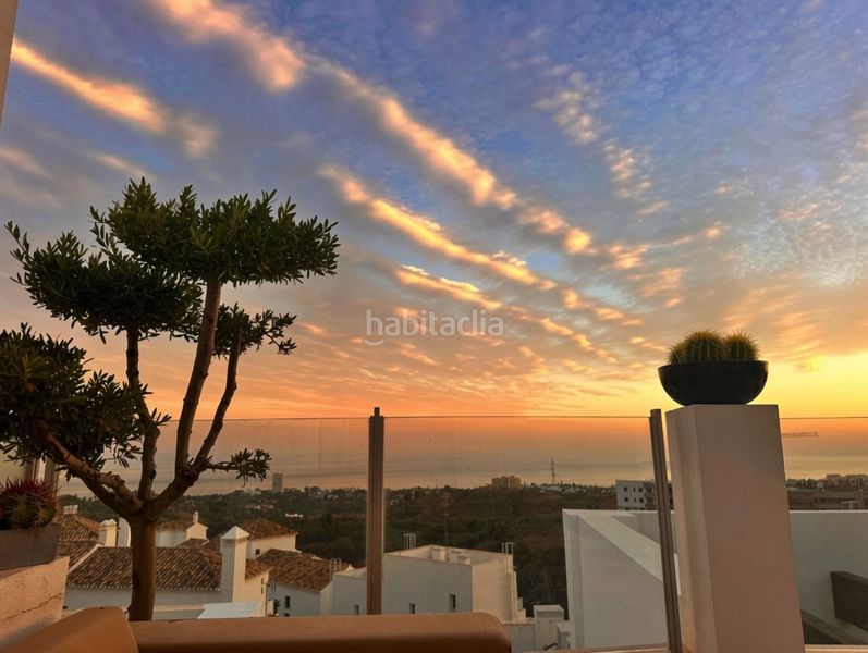 Foto 4976e5e9-e300-40f1-a303-3093e788821b. Àtic amb aparcament piscina a Alto de los Monteros Marbella
