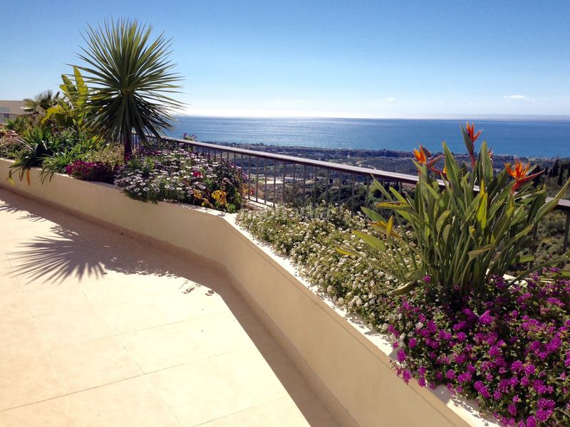 Foto b7a75567-e624-4ef0-9f46-96a104df011c. Apartament amb aparcament piscina a Alto de los Monteros Marbella