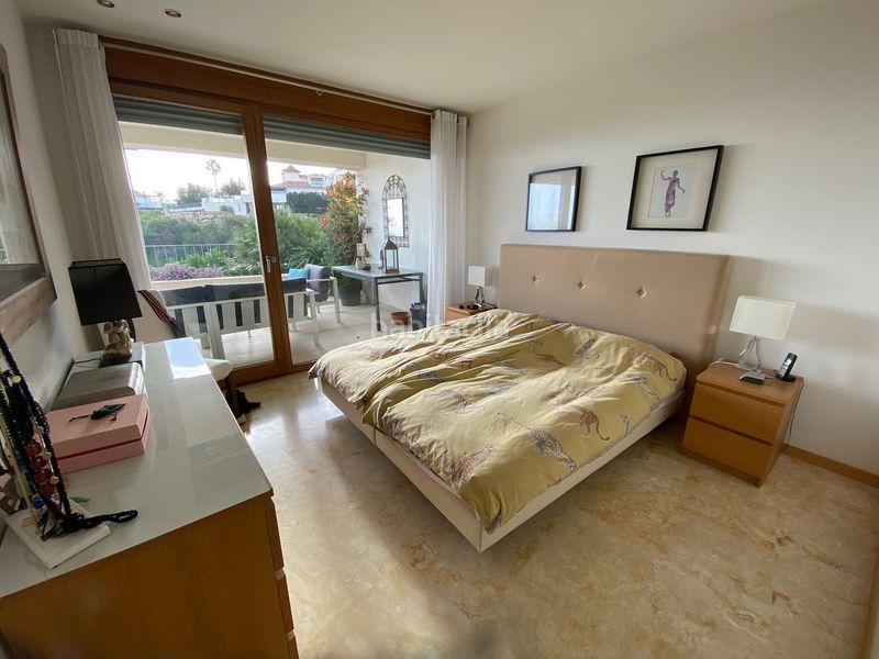 Foto c2ac30b6-cd51-45b3-bf5e-5fb03b004f05. Apartament amb aparcament piscina a Alto de los Monteros Marbella