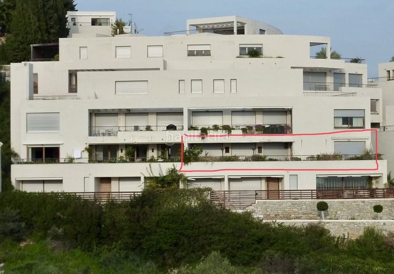 Foto df7ee25b-d5f2-4f19-826c-3c4c854f0108. Apartament amb aparcament piscina a Alto de los Monteros Marbella