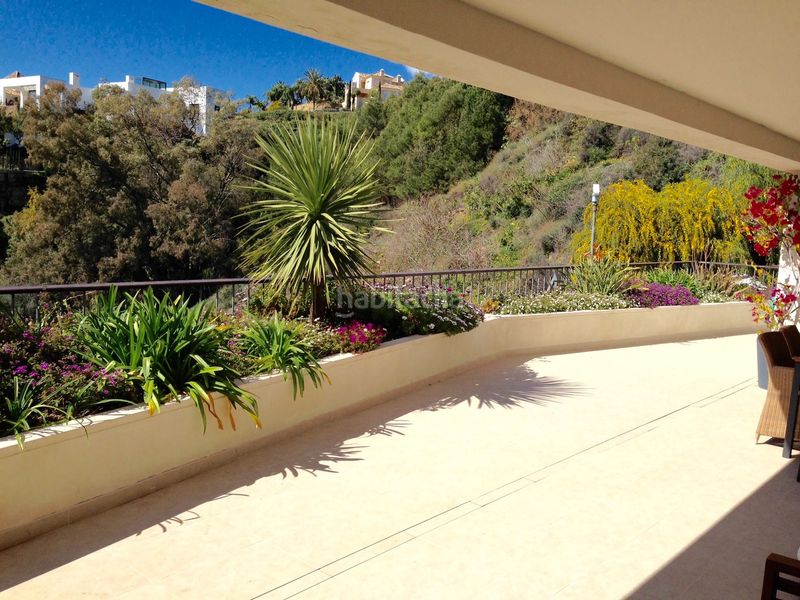 Foto f290f9a0-c394-4a8f-abea-0ae1189f699a. Apartament amb aparcament piscina a Alto de los Monteros Marbella