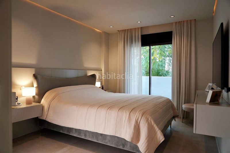 Foto b06a90fc-f079-4739-a29c-28e26b8b794f. Planta baixa amb aparcament piscina a Nueva Andalucía centro Marbella