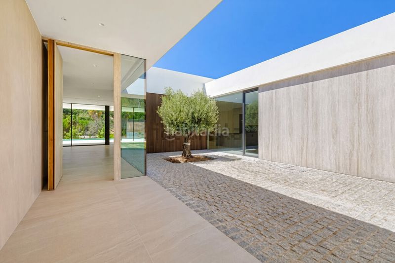 Foto 4b0b65c5-f31c-4403-9345-e8af1165686a. Casa amb aparcament piscina a Sotogrande alto Sotogrande