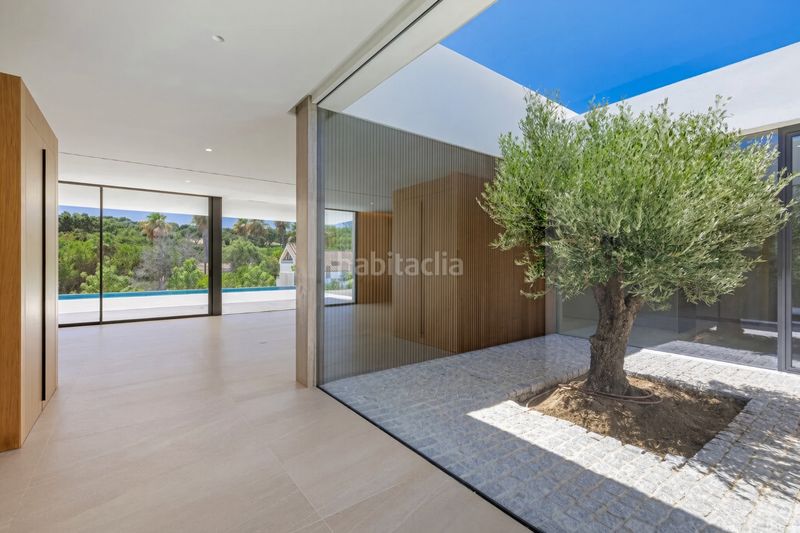 Foto 4c32f4cb-a2fb-47c5-b0d7-f4defcbd6c03. Casa amb aparcament piscina a Sotogrande alto Sotogrande