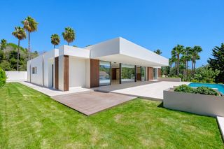 Casa en Sotogrande Alto. Villa moderna a estrenar en zona f, sotogrande alto