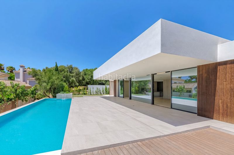 Foto e527aca9-7f8d-4ce8-975a-0a6b9a6c0e07. Casa amb aparcament piscina a Sotogrande alto Sotogrande
