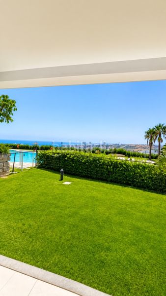 Foto 0953f492-1637-40c7-b6fd-1710e1babcde. Planta baixa amb aparcament piscina a altos de Estepona Estepona