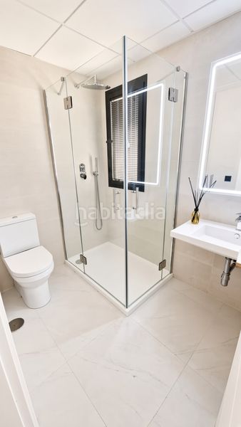 Foto 0b7331ac-daff-4146-a8b6-d1a2af393d55. Planta baixa amb aparcament piscina a altos de Estepona Estepona