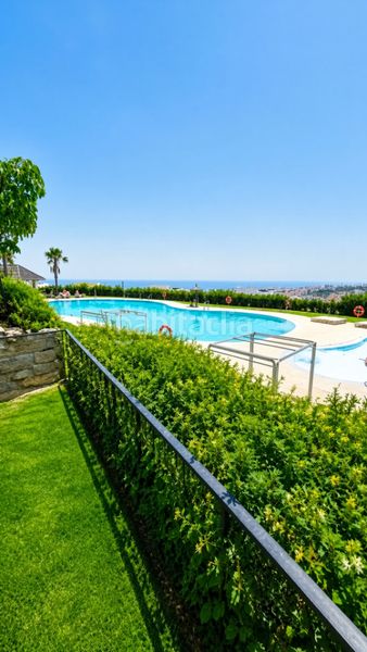 Foto ae48c9ed-fb4f-4f39-b499-93595823d1a6. Planta baixa amb aparcament piscina a altos de Estepona Estepona