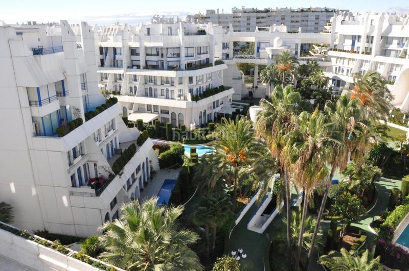 Foto 9b181a1b-788e-4811-8ea7-fbd39fe5cb83. Dúplex amb aparcament piscina a Playa de la Fontanilla Marbella
