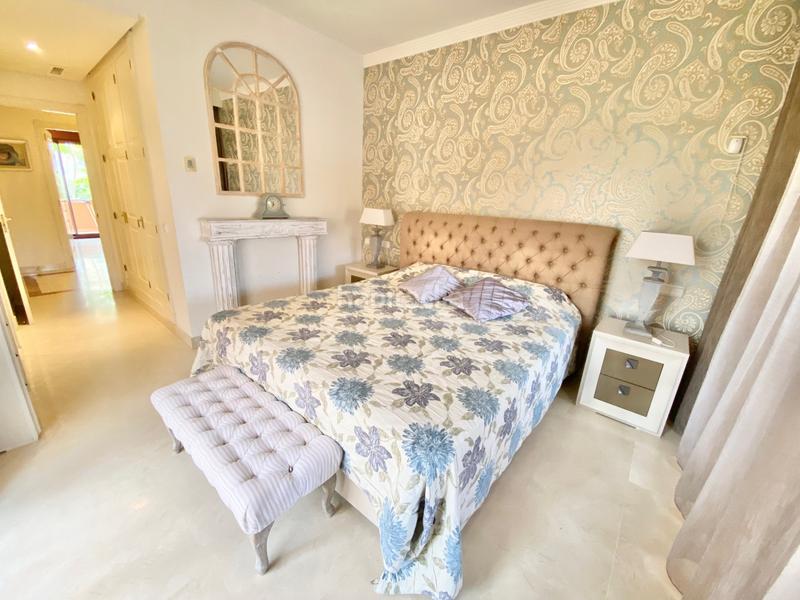 Foto 092f72aa-4dc8-4949-9a07-e513a9d23ffa. Miete appartement mit parking pool in bahía de Marbella Marbella