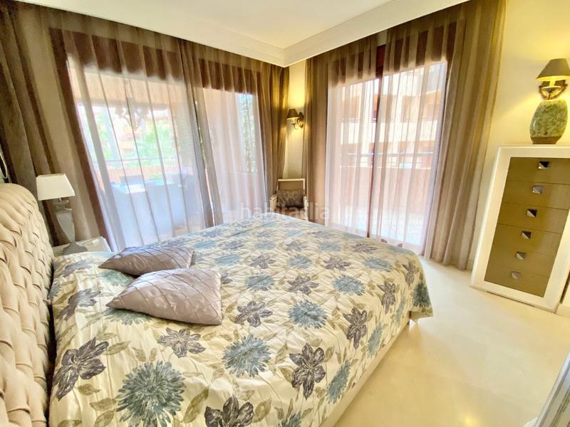 Foto 0aa3aaa4-26eb-463c-81e4-b85dbd8e6536. Miete appartement mit parking pool in bahía de Marbella Marbella