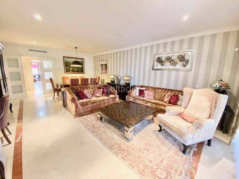 Foto 23dc4f95-cc87-4ad0-858a-baad9ba333cd. Miete appartement mit parking pool in bahía de Marbella Marbella