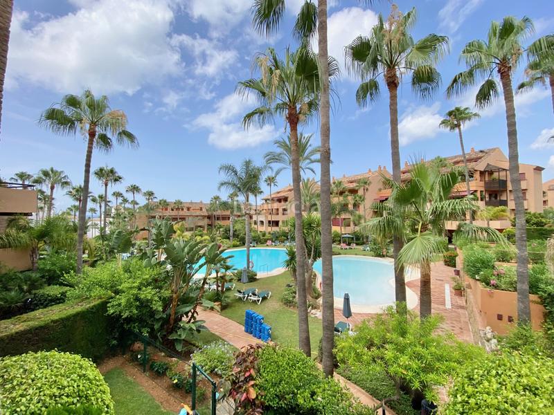 Foto 616224b1-9342-4de1-b10c-827358a964fb. Miete appartement mit parking pool in bahía de Marbella Marbella