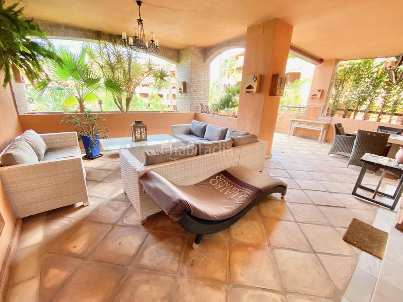 Foto 7765ec8b-a448-4918-9422-d225e3013674. Miete appartement mit parking pool in bahía de Marbella Marbella