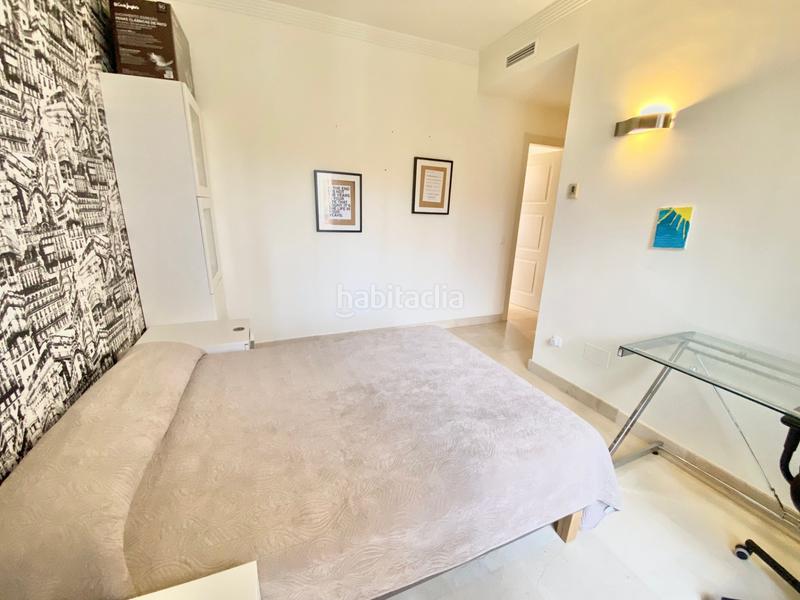 Foto 9786be0d-4e66-43e0-8b06-a9e90a2af641. Miete appartement mit parking pool in bahía de Marbella Marbella