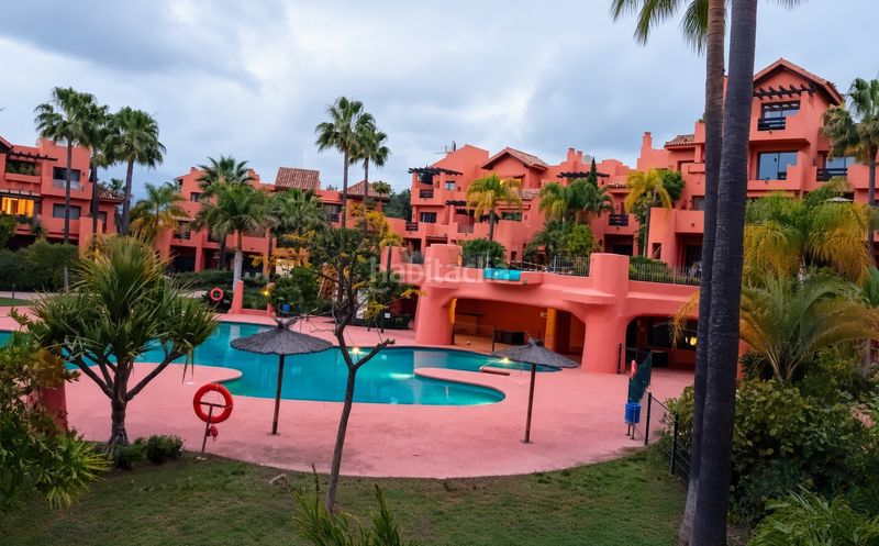 Foto 3166818e-bee4-48c7-acd3-88b1fd32a4c0. Apartament amb aparcament piscina a Sotoserena Estepona