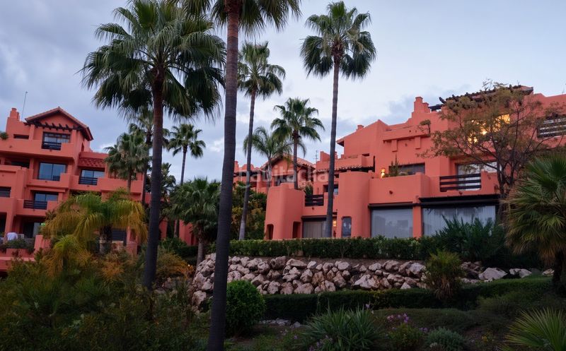 Foto 49f429e3-0f17-4e72-a1c9-fcd5580c4ae3. Apartament amb aparcament piscina a Sotoserena Estepona