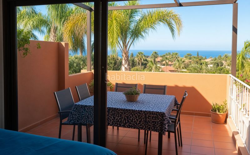 Foto d029d4fc-ecc8-4710-9560-e2921dc451d9. Apartament amb aparcament piscina a Sotoserena Estepona