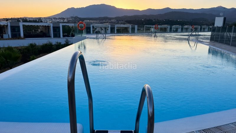 Foto 90cae385-2d91-4298-98d9-fe1b35c4e491. Casa adossada amb calefacció aparcament piscina a Estepona