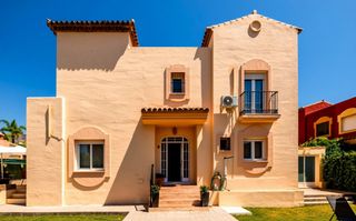 Casa pareada en Bello Horizonte - Lindasol. Chalet pareado con orientación sur, jardín y piscina privada