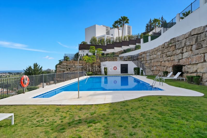 Foto dda32475-c63f-4aa4-bf4c-3a818592f1f1. Àtic amb aparcament piscina a Paraiso - Barronal Estepona