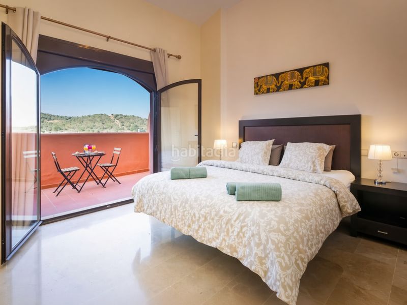 Foto a4f56747-5859-4e4d-9162-9c3dcad2632e. Àtic amb aparcament piscina a Buenas Noches Estepona