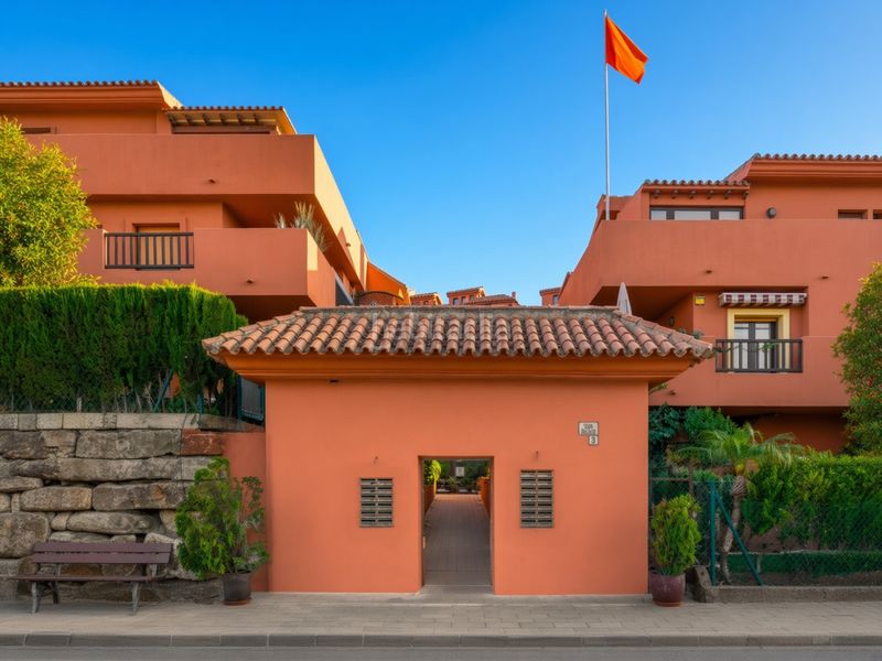 Foto bd023a52-bd90-44a3-a528-d36322fe9596. Àtic amb aparcament piscina a Buenas Noches Estepona