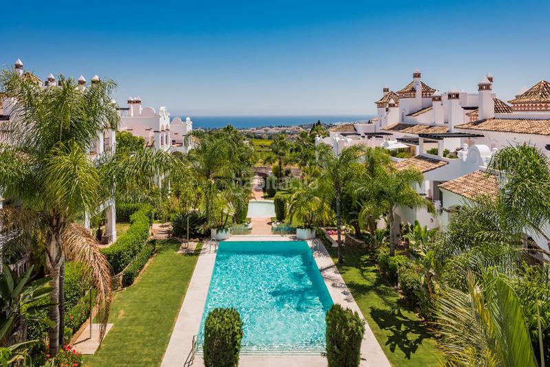 Foto 725ddfa3-0cd0-4348-ba63-8a0c24bd878d. Rent ground floor with parking pool in Sierra Blanca Marbella