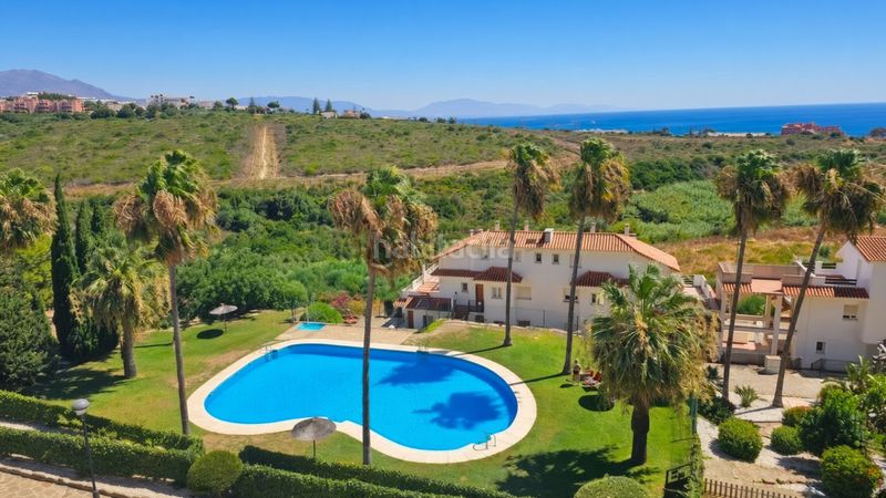 Foto 7ad9f5c1-1fca-433c-bc8c-43c926955282. Apartament amb piscina a Chullera Manilva