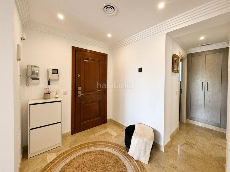 Foto b7790a08-1d11-416f-a858-be4a6a9763a0. Àtic amb aparcament piscina a Los Naranjos Marbella