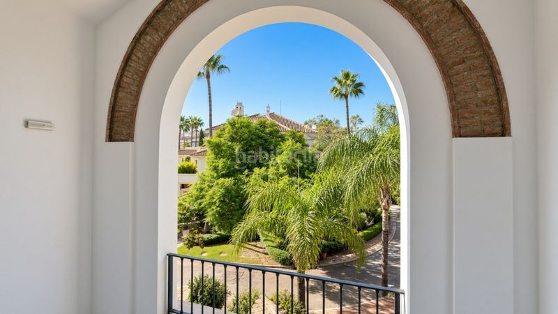 Foto ba3bd340-7f00-4011-9cc8-62a900ac807c. Àtic amb aparcament piscina a Los Naranjos Marbella