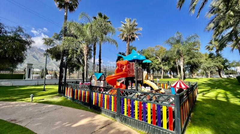 Foto 7b683761-45d2-48f6-a66f-d6e6f1153a01. Affitto piano terra con parcheggio piscina in Puente Romano Marbella