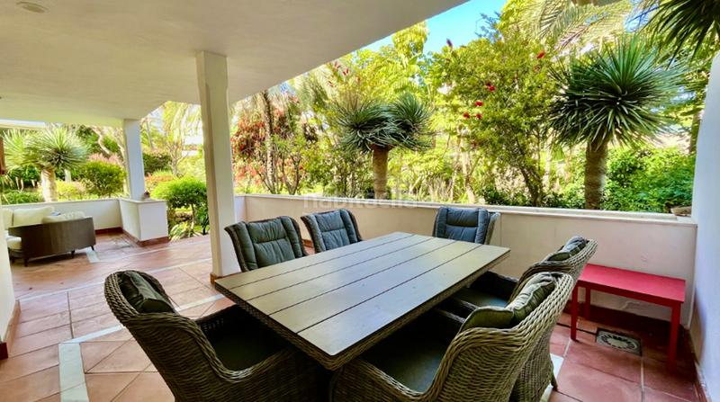 Foto 07d77a6b-fe36-423a-9cf4-49ab32471f7c. Alquiler planta baja apartamento en lomas del rey en Marbella