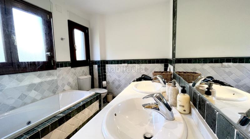 Foto 843c0996-3233-4b08-a174-823e33b4226b. Alquiler planta baja apartamento en lomas del rey en Marbella