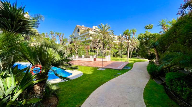 Foto e918acab-bed5-4a17-8cf8-7a65969eb8de. Alquiler planta baja apartamento en lomas del rey en Marbella