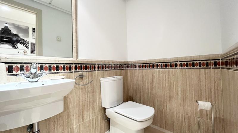 Foto 7f3fa604-d9f5-4312-8815-464f4f046b22. Lloguer planta baixa amb aparcament piscina a Puente Romano Marbella