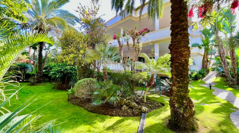 Foto b2fd8980-dd21-410f-8439-72ddc8171a66. Rent ground floor with parking pool in Puente Romano Marbella