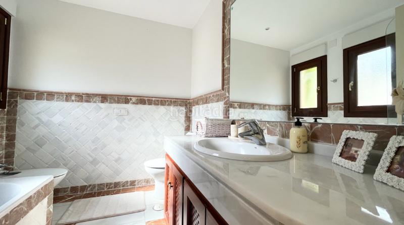 Foto da006ea7-3544-4818-907a-a3d163120c60. Rent ground floor with parking pool in Puente Romano Marbella