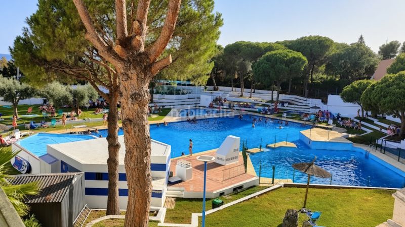 Foto c97aa840-99b7-4202-b96f-d4f4429e8a8b. Casa adossada amb aparcament piscina a Seghers Estepona