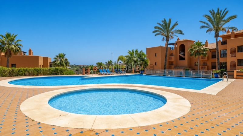 Foto 69b968b5-19ce-4b84-8810-42c44df1e022. Apartament amb aparcament piscina a La Alquería Benahavís